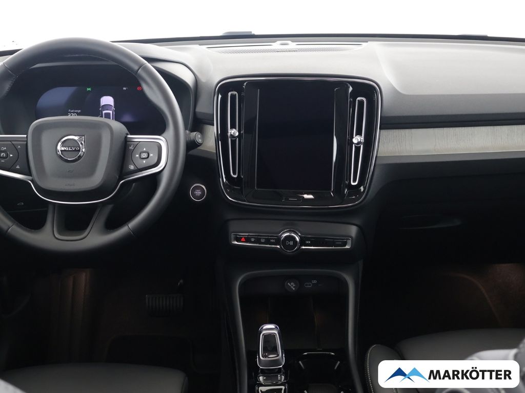 Volvo XC40 2025