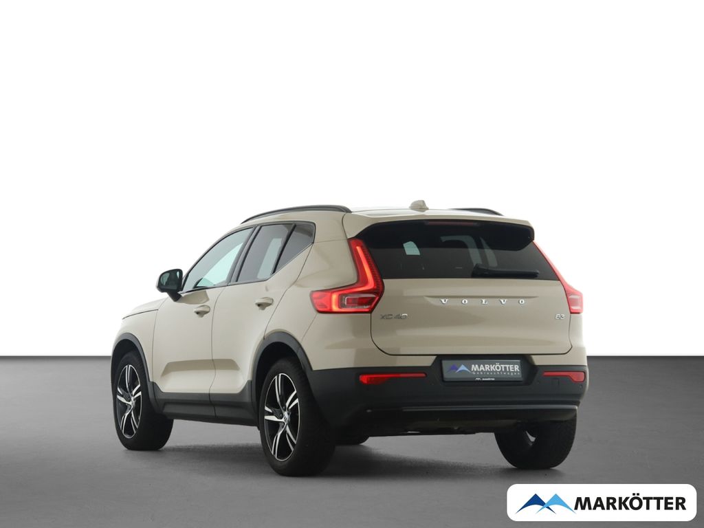 Volvo XC40 2025