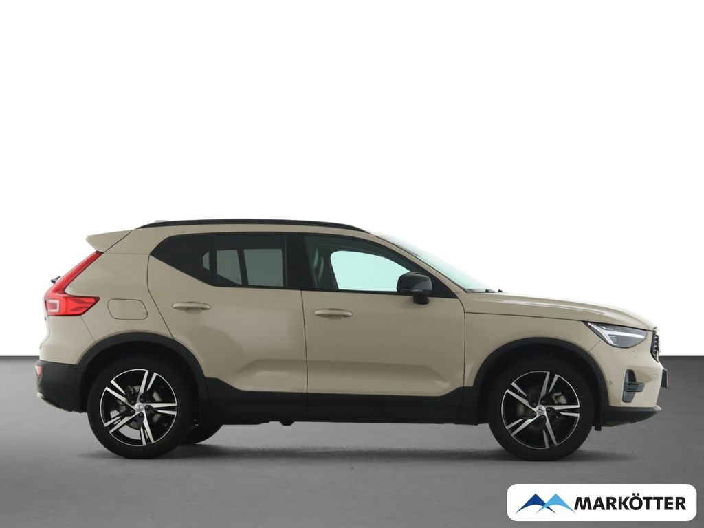 Volvo XC40 2025
