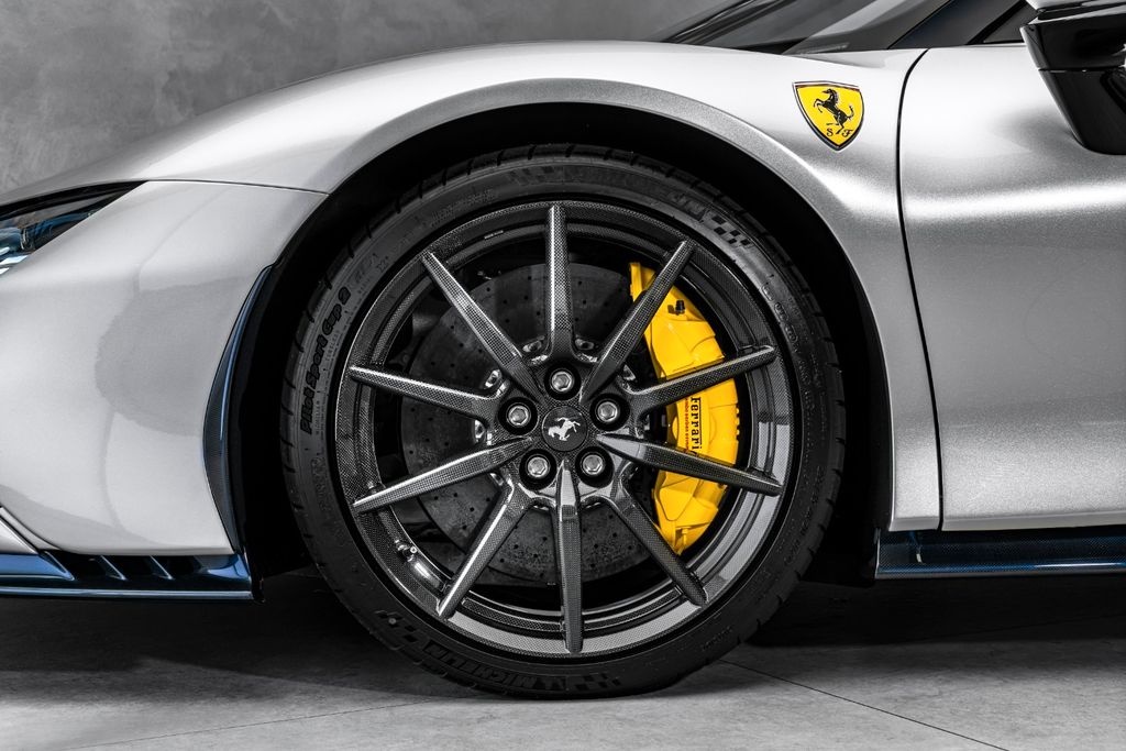 Ferrari SF90 2025