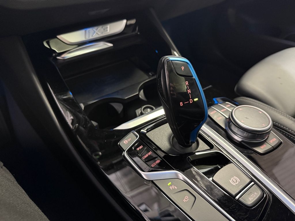 BMW iX3 2021