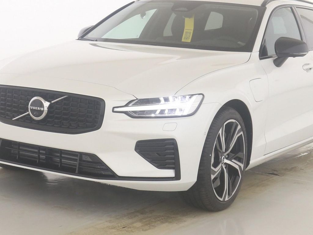 Volvo V60 2025