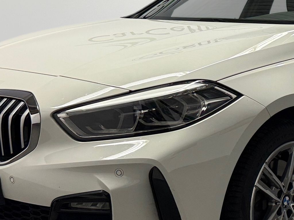 BMW 118 2021
