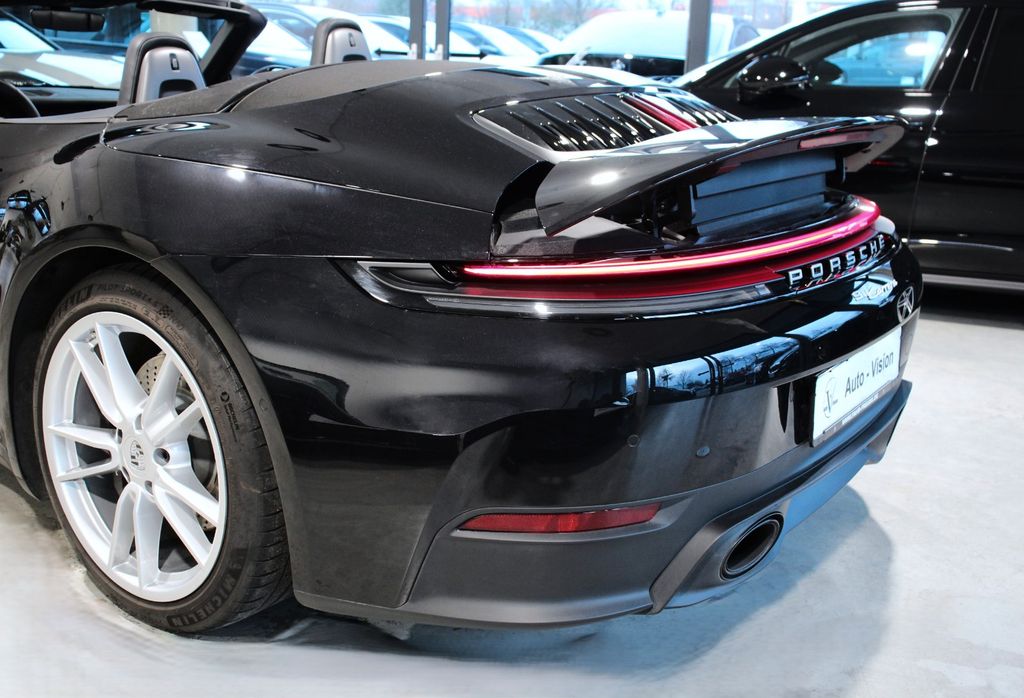 Porsche 992 2025
