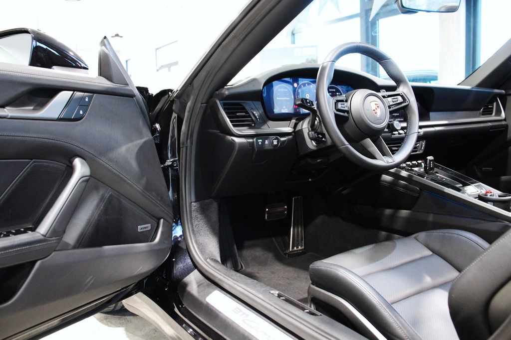 Porsche 992 2025