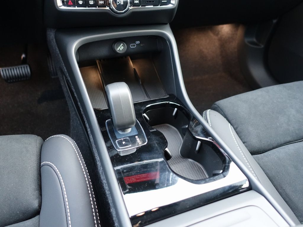 Volvo EX40