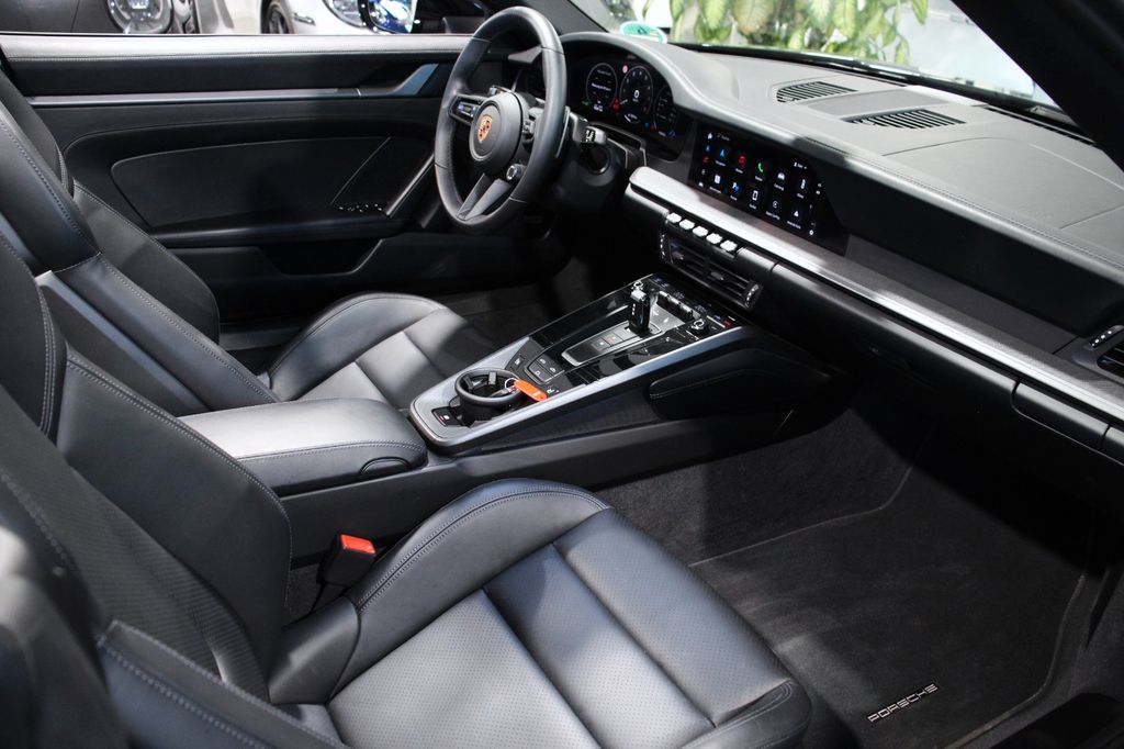 Porsche 992 2025