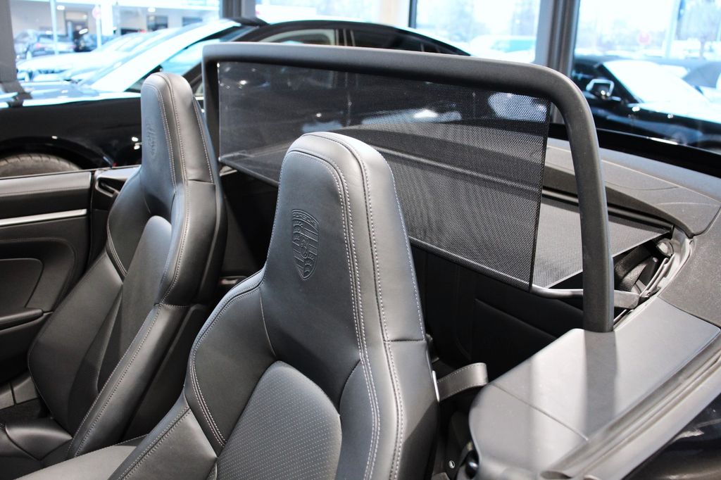 Porsche 992 2025