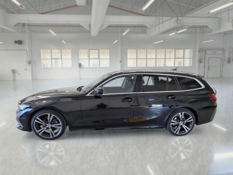 BMW 318 2023