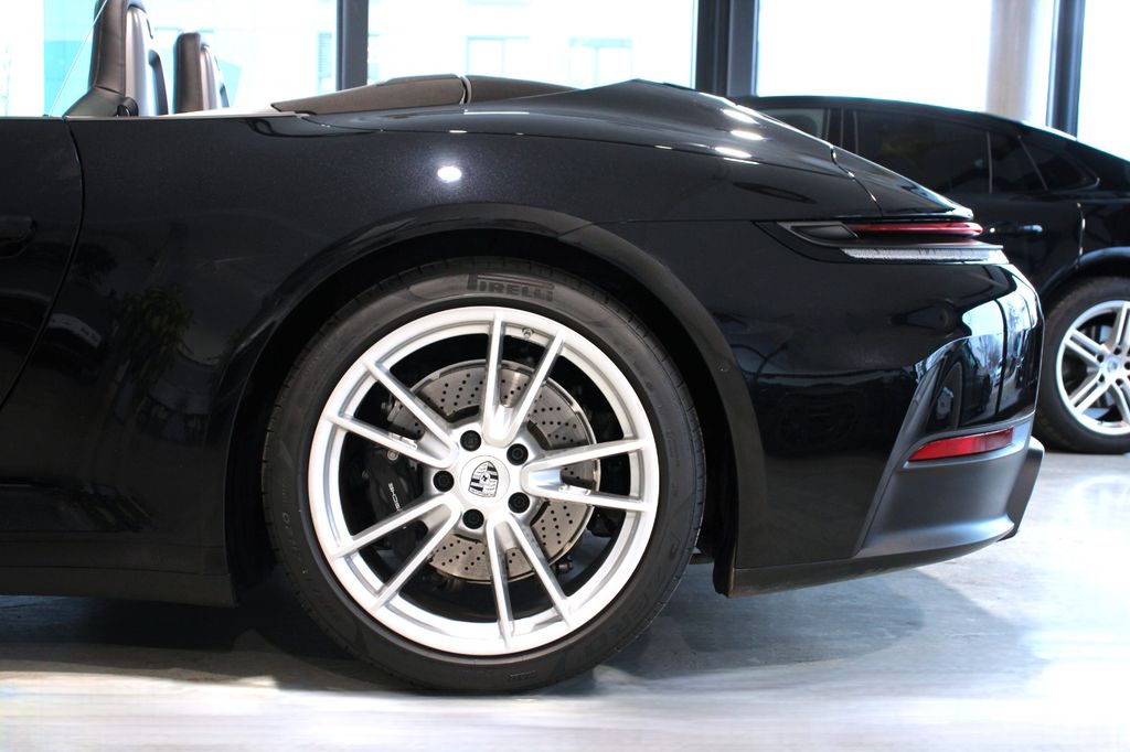 Porsche 992 2025