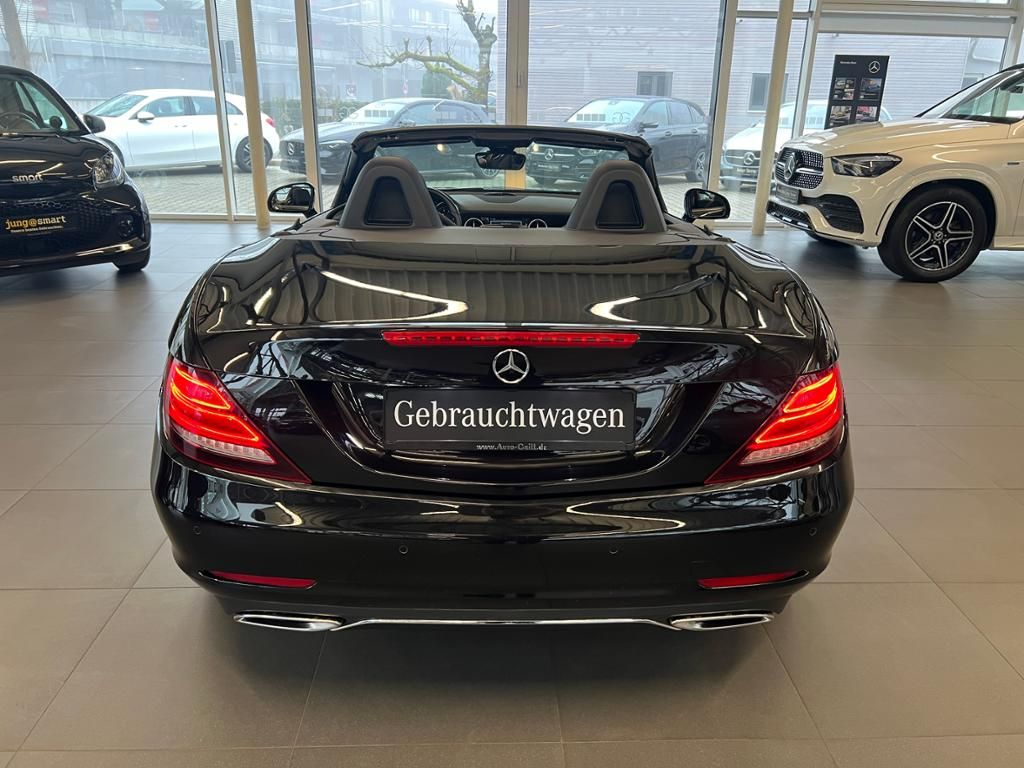 Mercedes-Benz SLC 200 2016