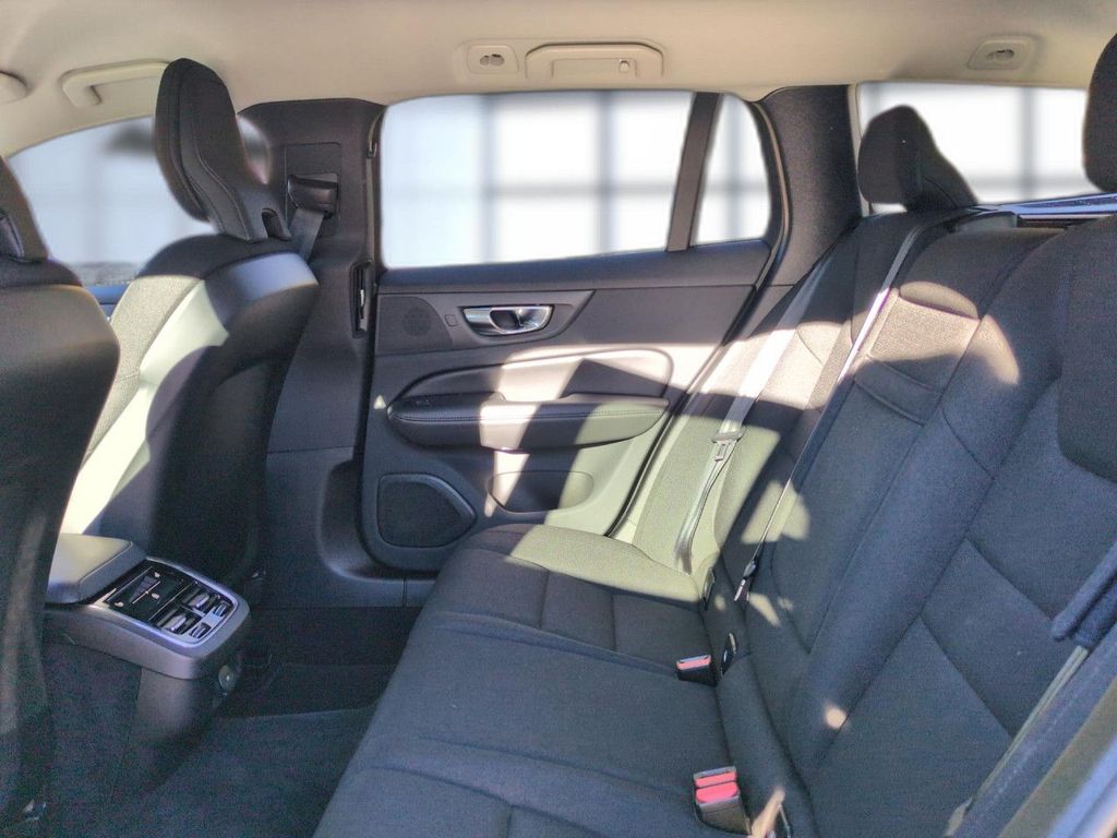 Volvo V60 Cross Country 2021