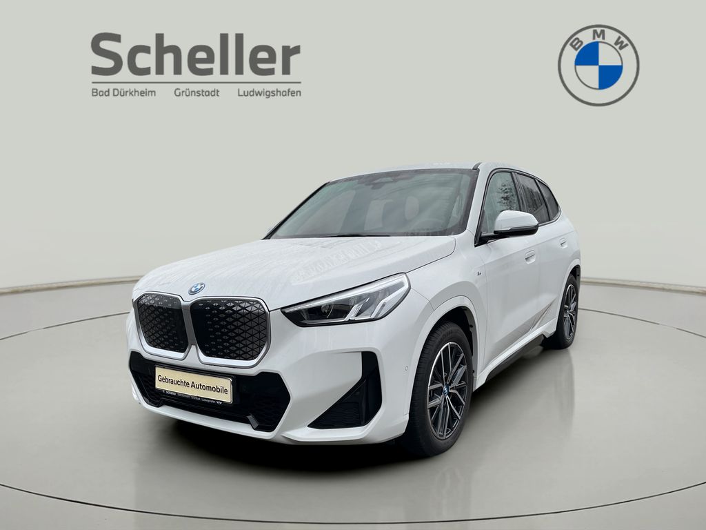 BMW iX1 2023