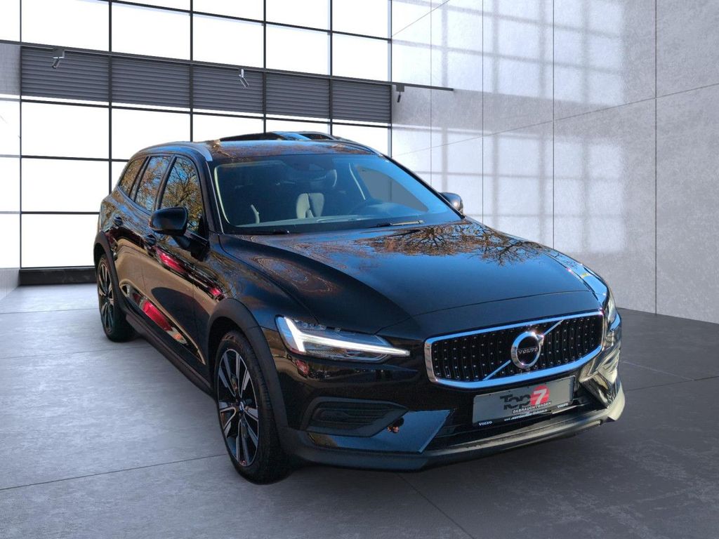 Volvo V60 Cross Country 2021
