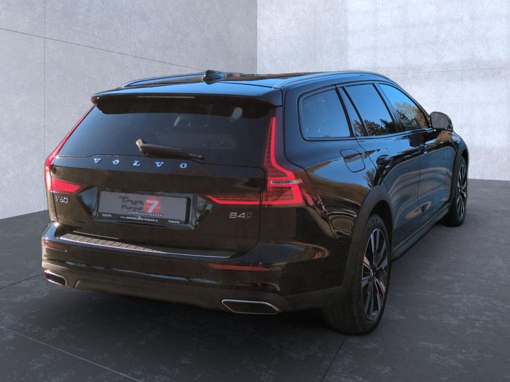 Volvo V60 Cross Country 2021