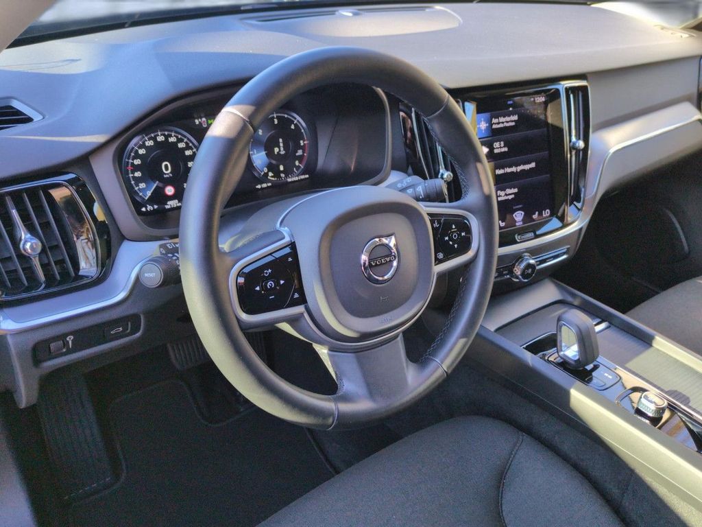 Volvo V60 Cross Country 2021