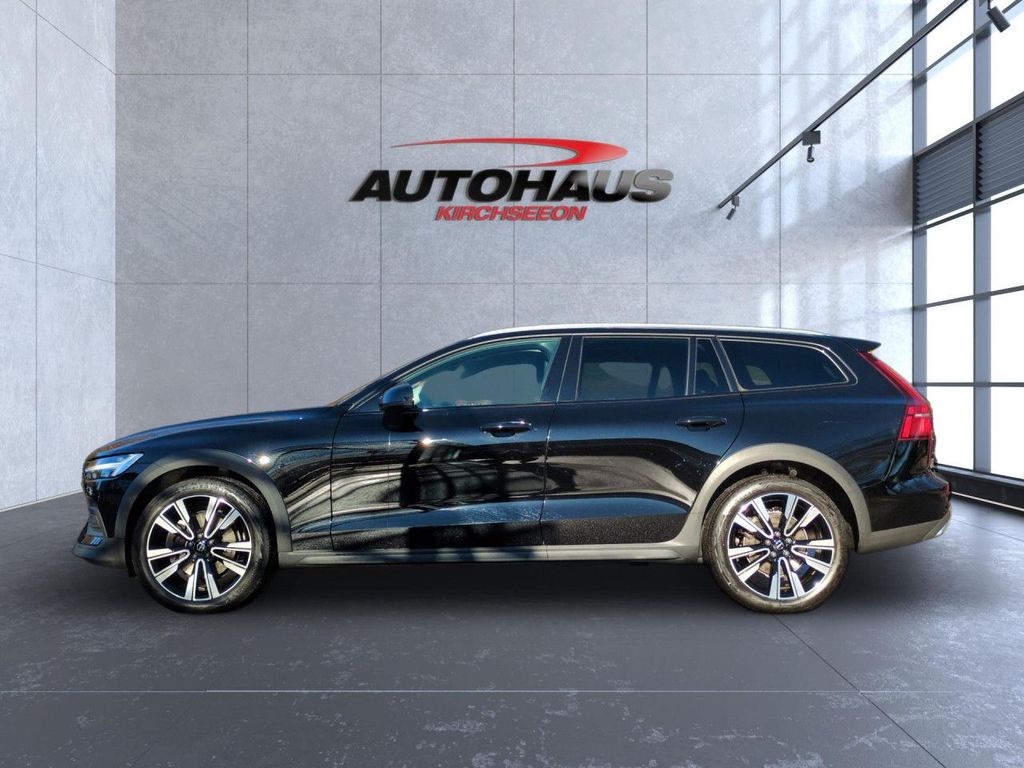 Volvo V60 Cross Country 2021
