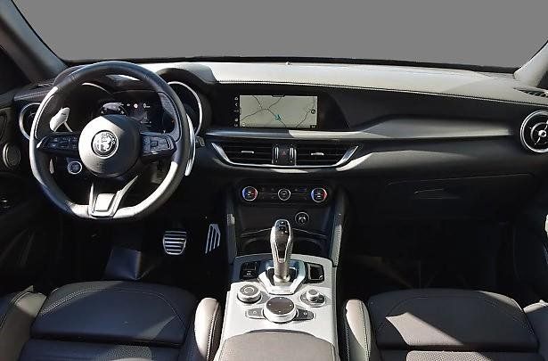 Alfa Romeo Stelvio 2023