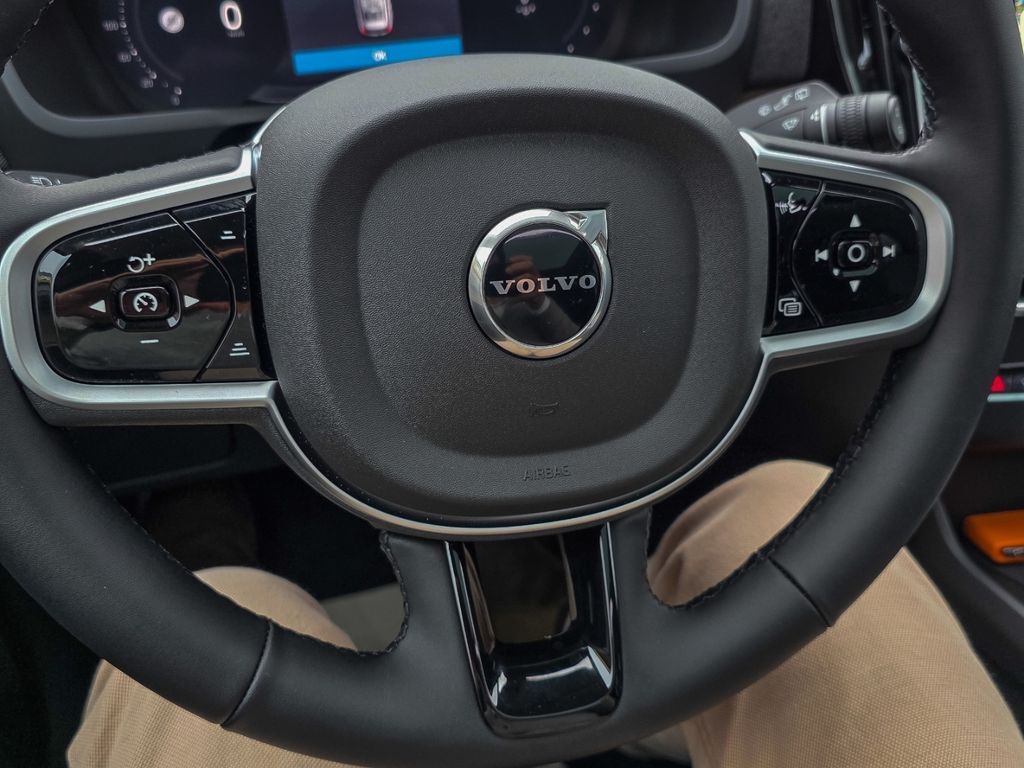 Volvo XC90 2025