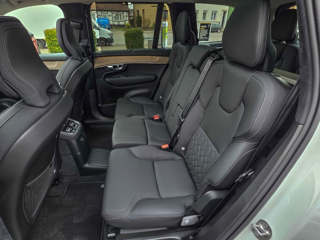 Volvo XC90 2025