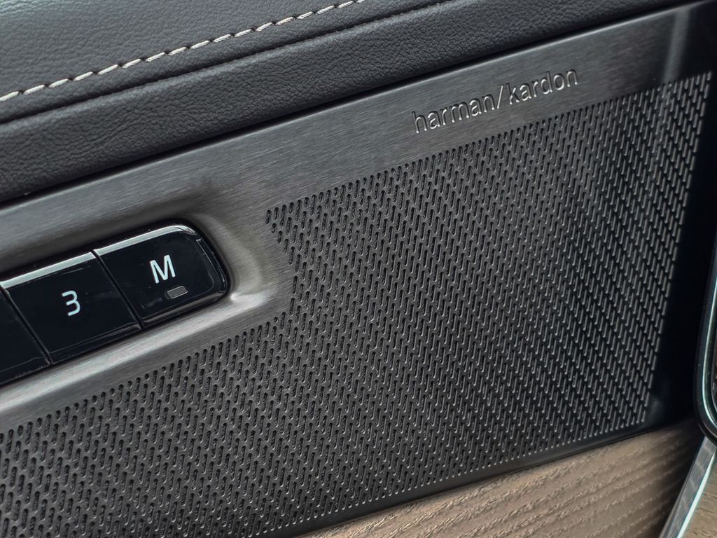 Volvo XC90 2025