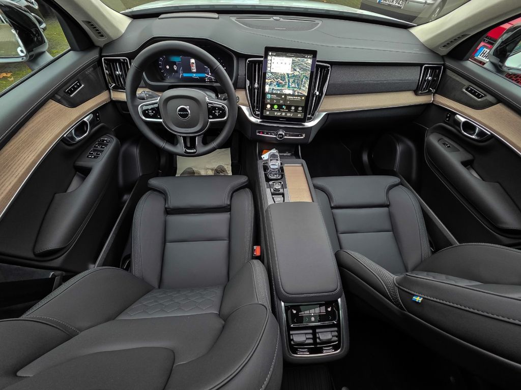 Volvo XC90 2025