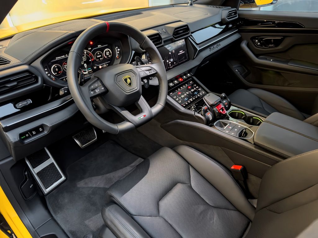 Lamborghini Urus 2025
