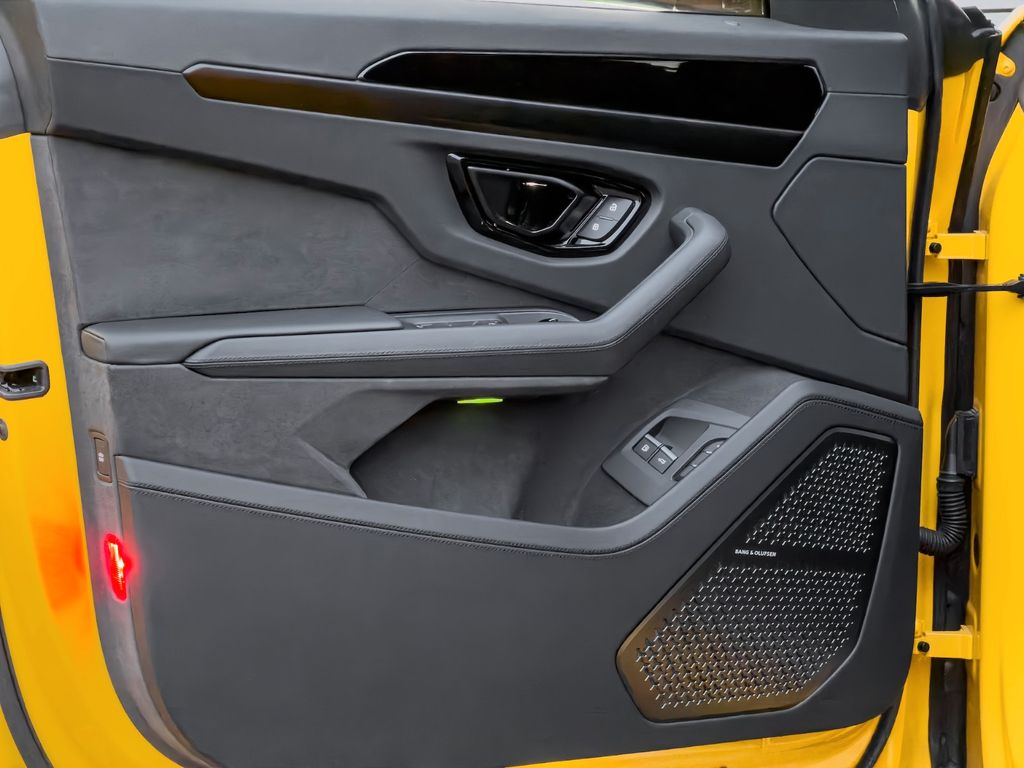 Lamborghini Urus 2025