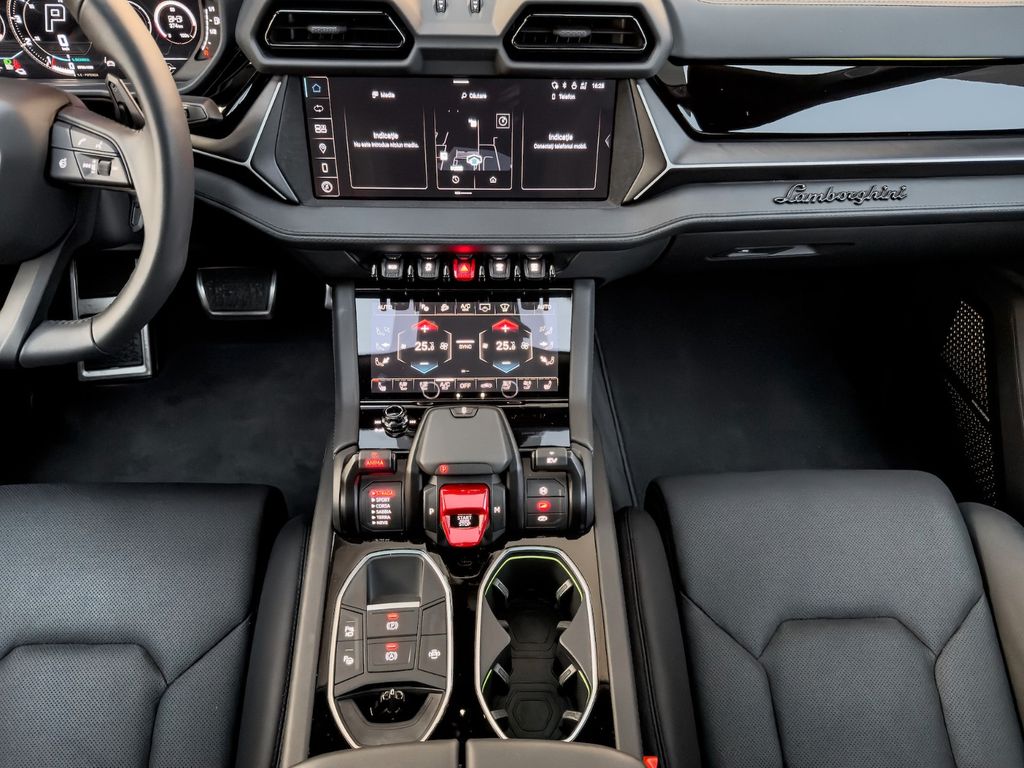 Lamborghini Urus 2025