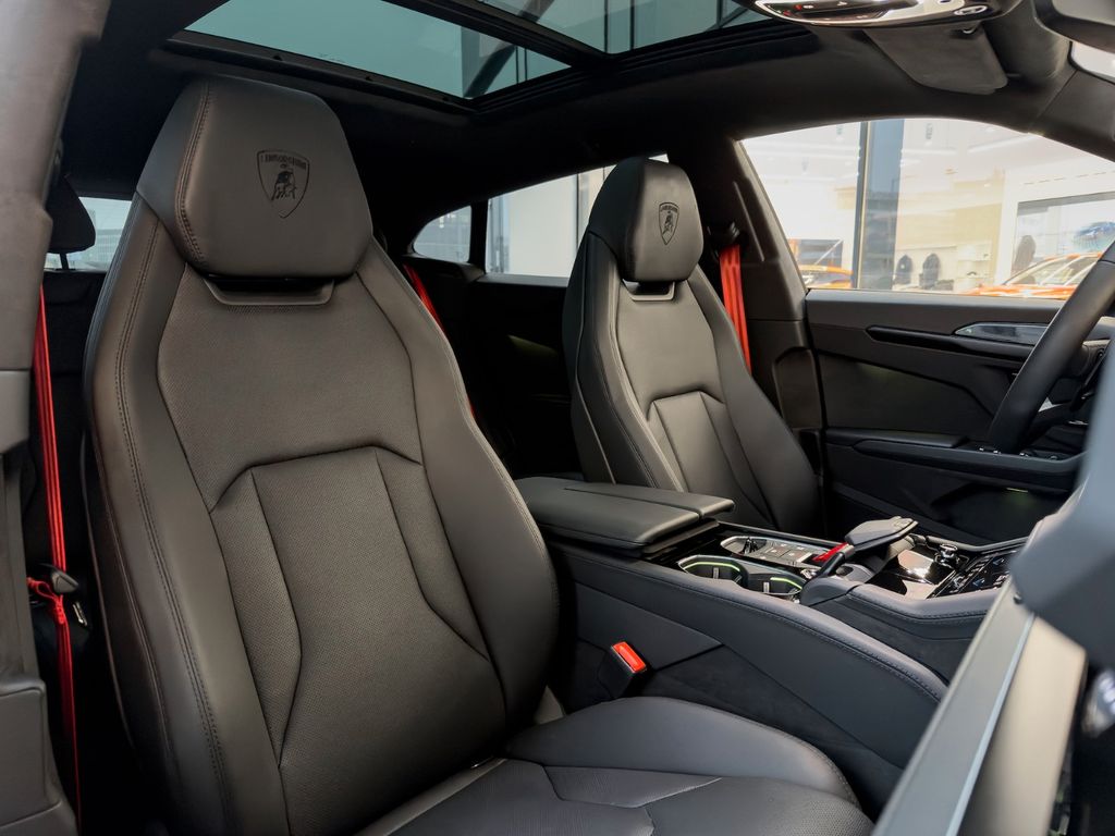 Lamborghini Urus 2025