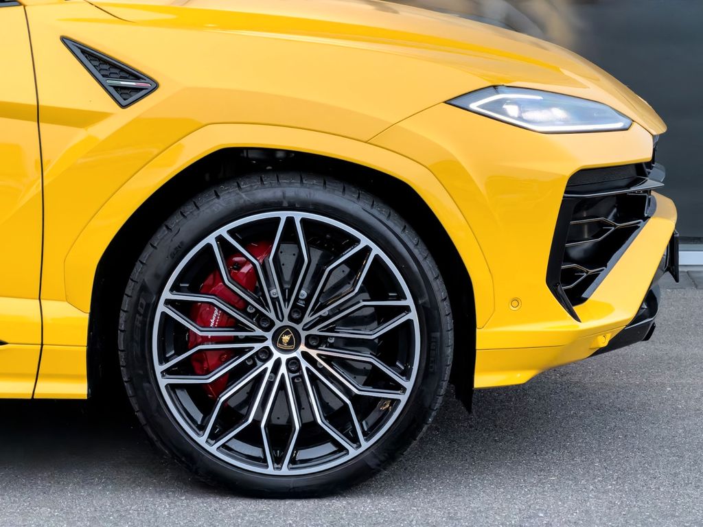 Lamborghini Urus 2025
