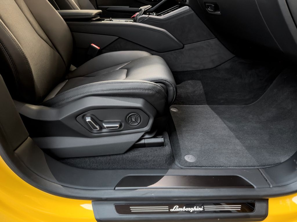 Lamborghini Urus 2025