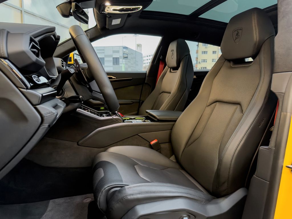 Lamborghini Urus 2025