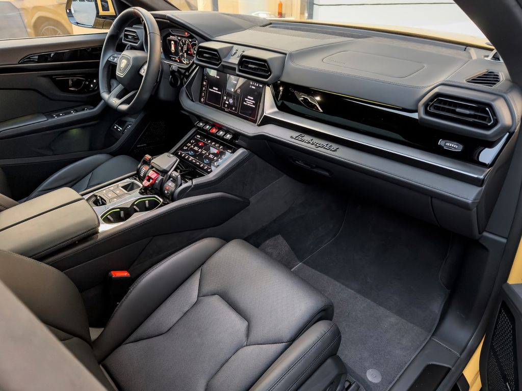 Lamborghini Urus 2025