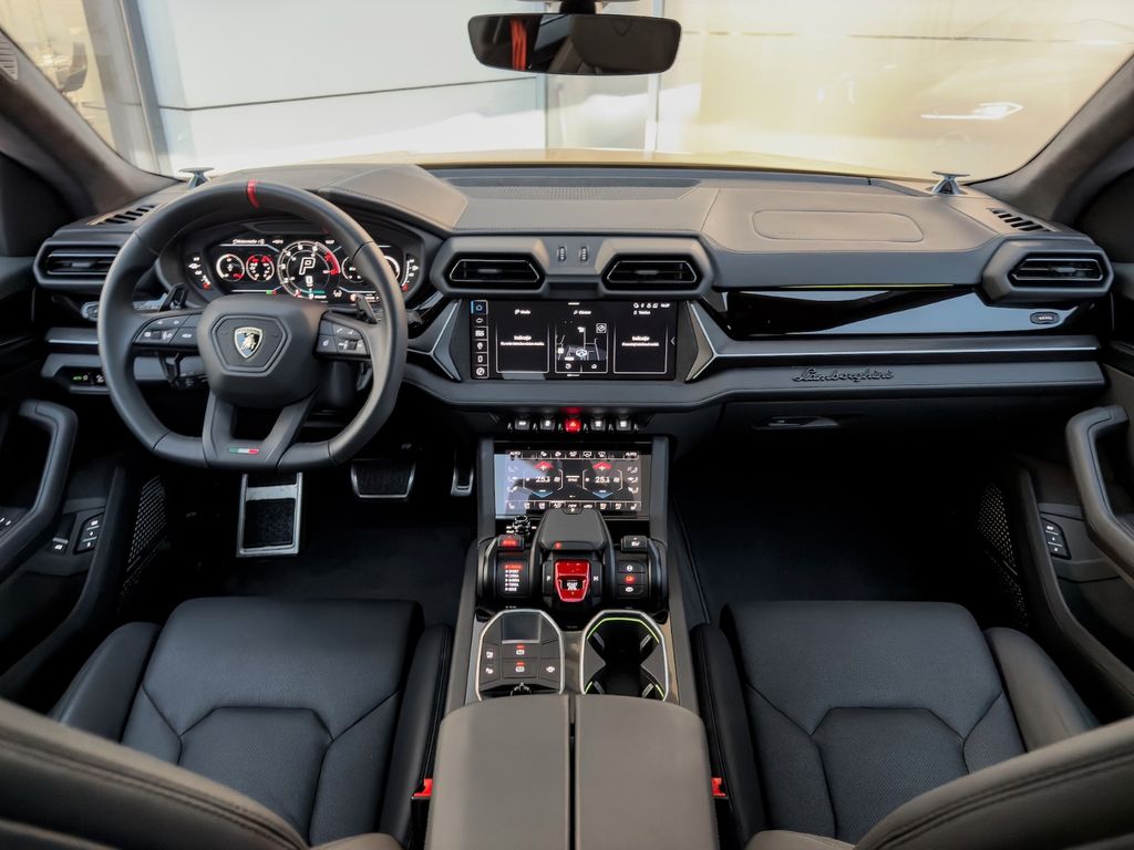 Lamborghini Urus 2025