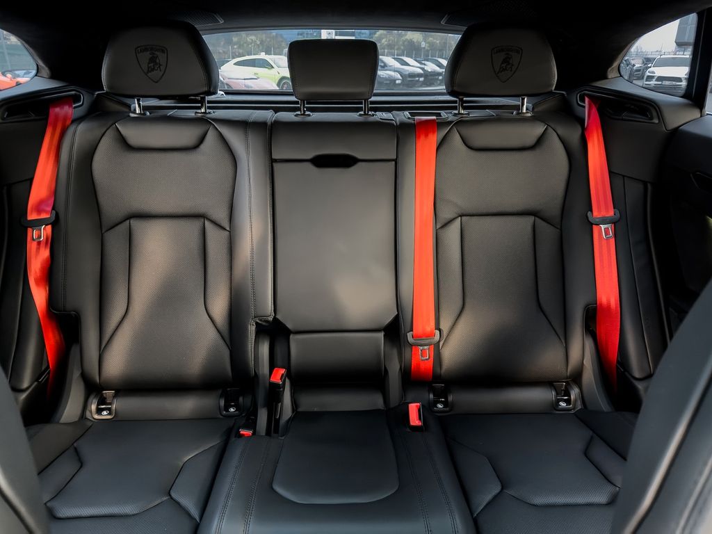 Lamborghini Urus 2025