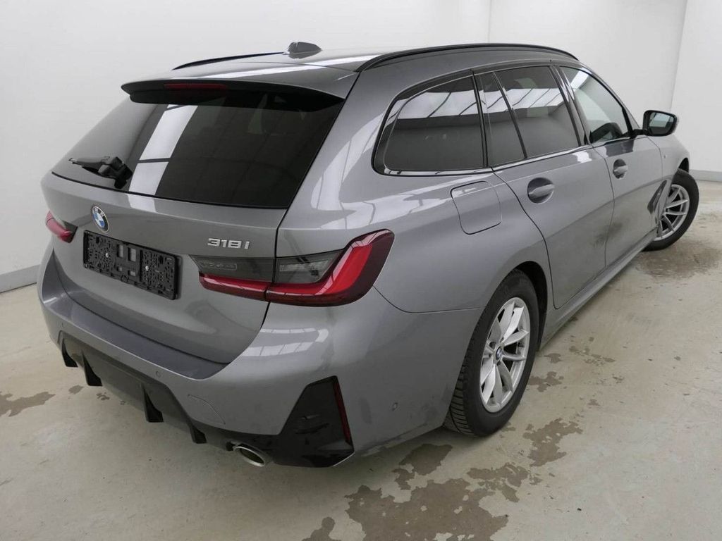 BMW 318 2024