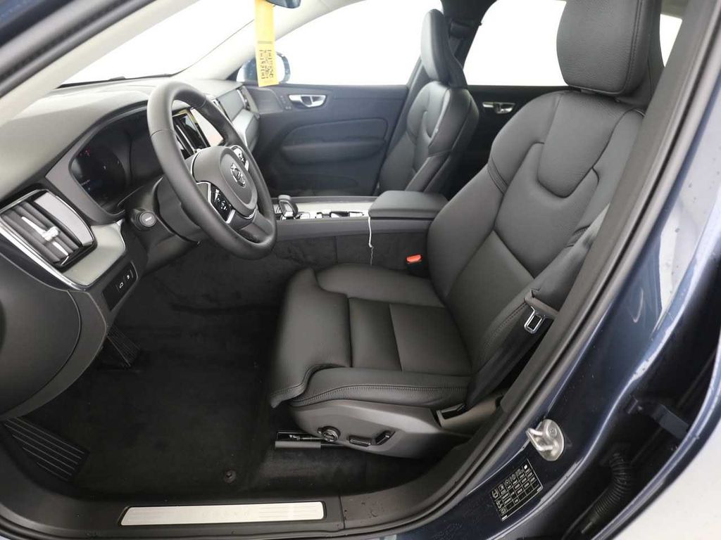 Volvo XC60 2025