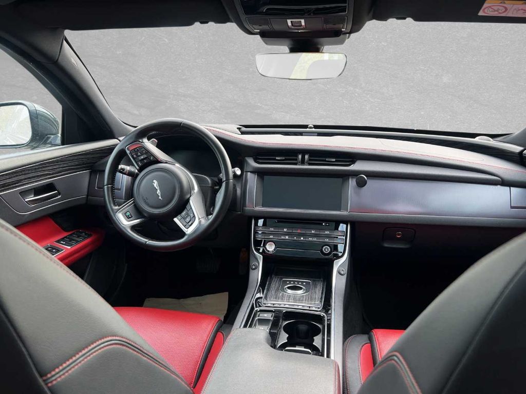 Jaguar XF 2018