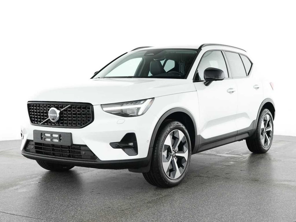 Volvo XC40 2025
