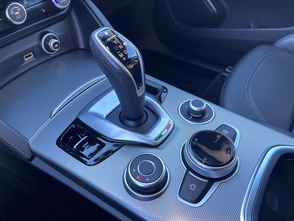 Alfa Romeo Stelvio 2022