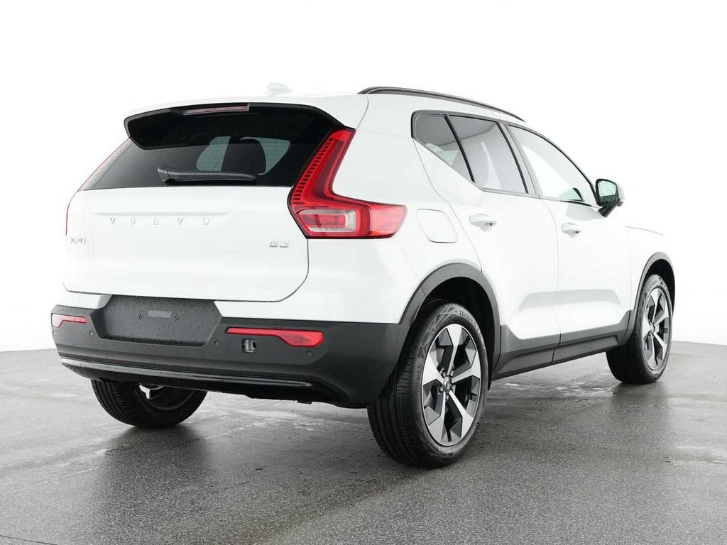 Volvo XC40 2025