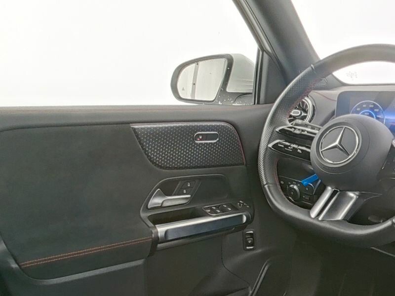 Mercedes-Benz EQB 2024