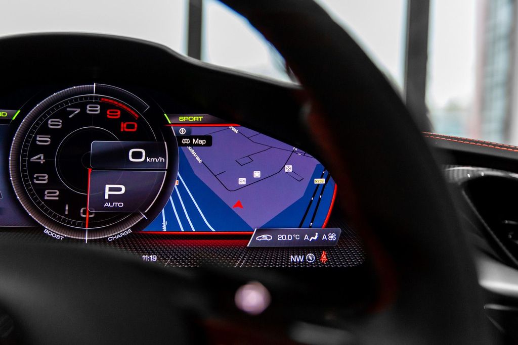 Ferrari SF90 2023