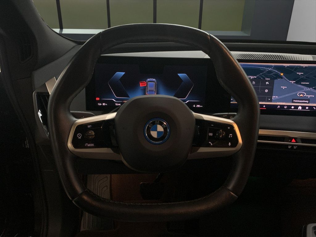 BMW iX 2023