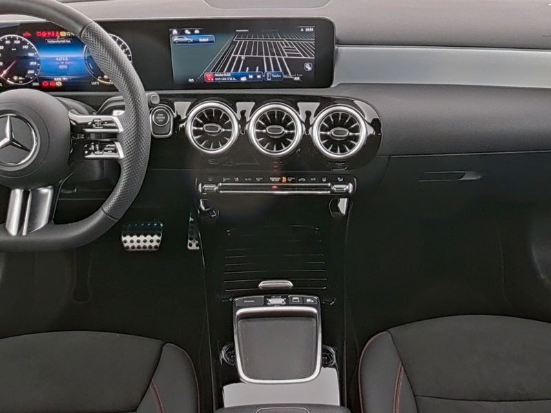 Mercedes-Benz A 250 2025