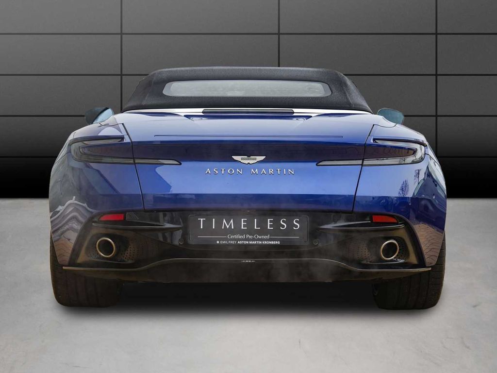 Aston Martin DB12 2024