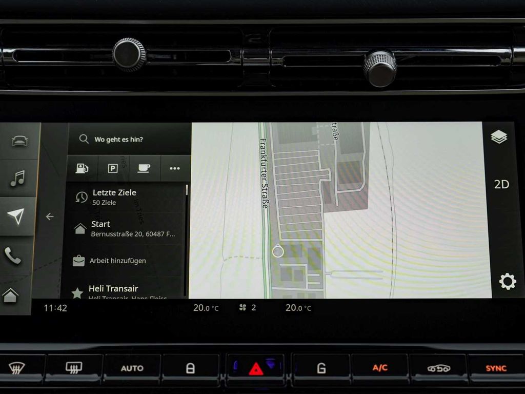 Aston Martin DB12 2024