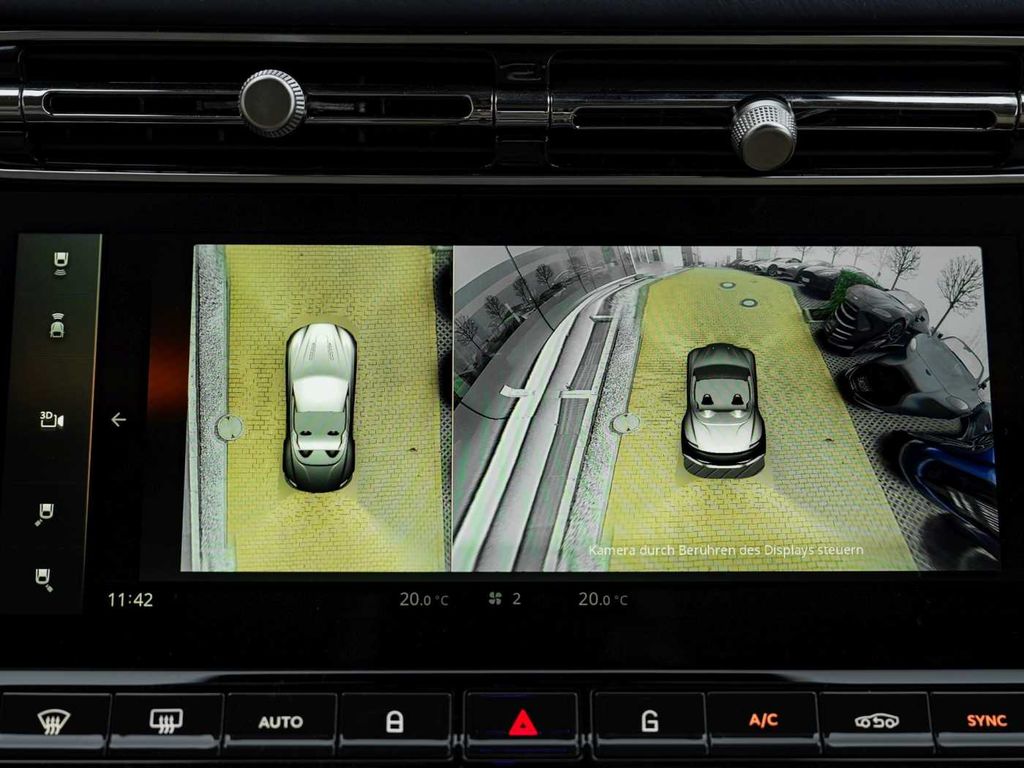 Aston Martin DB12 2024