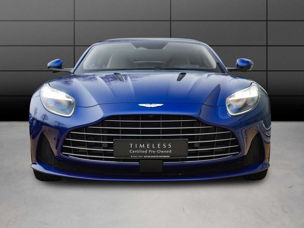 Aston Martin DB12 2024